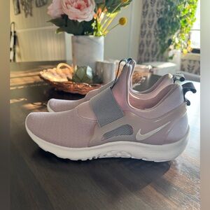 Women’s Nike Renew Run Freedom Shoes